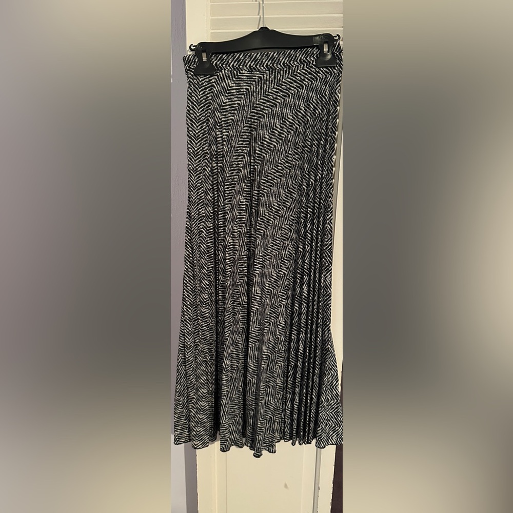 Pleated skirt, navy/white